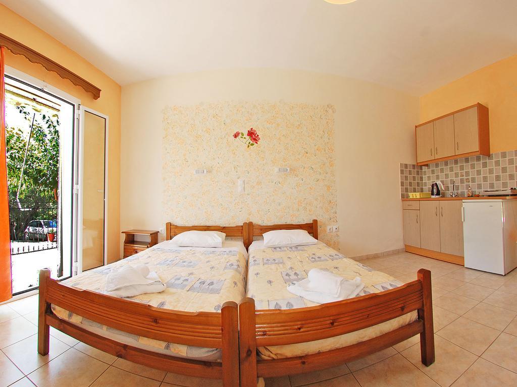 Emilia Apartments Trapezaki  Quarto foto