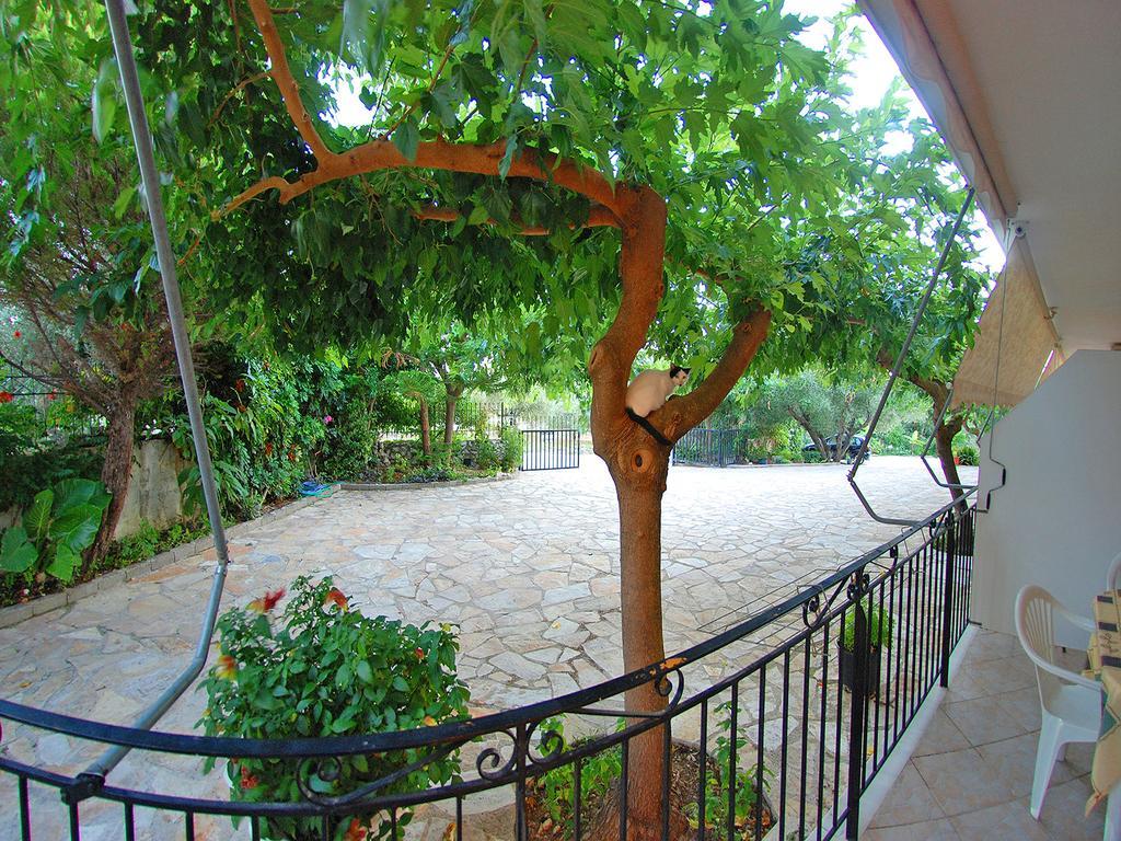Emilia Apartments Trapezaki  Quarto foto